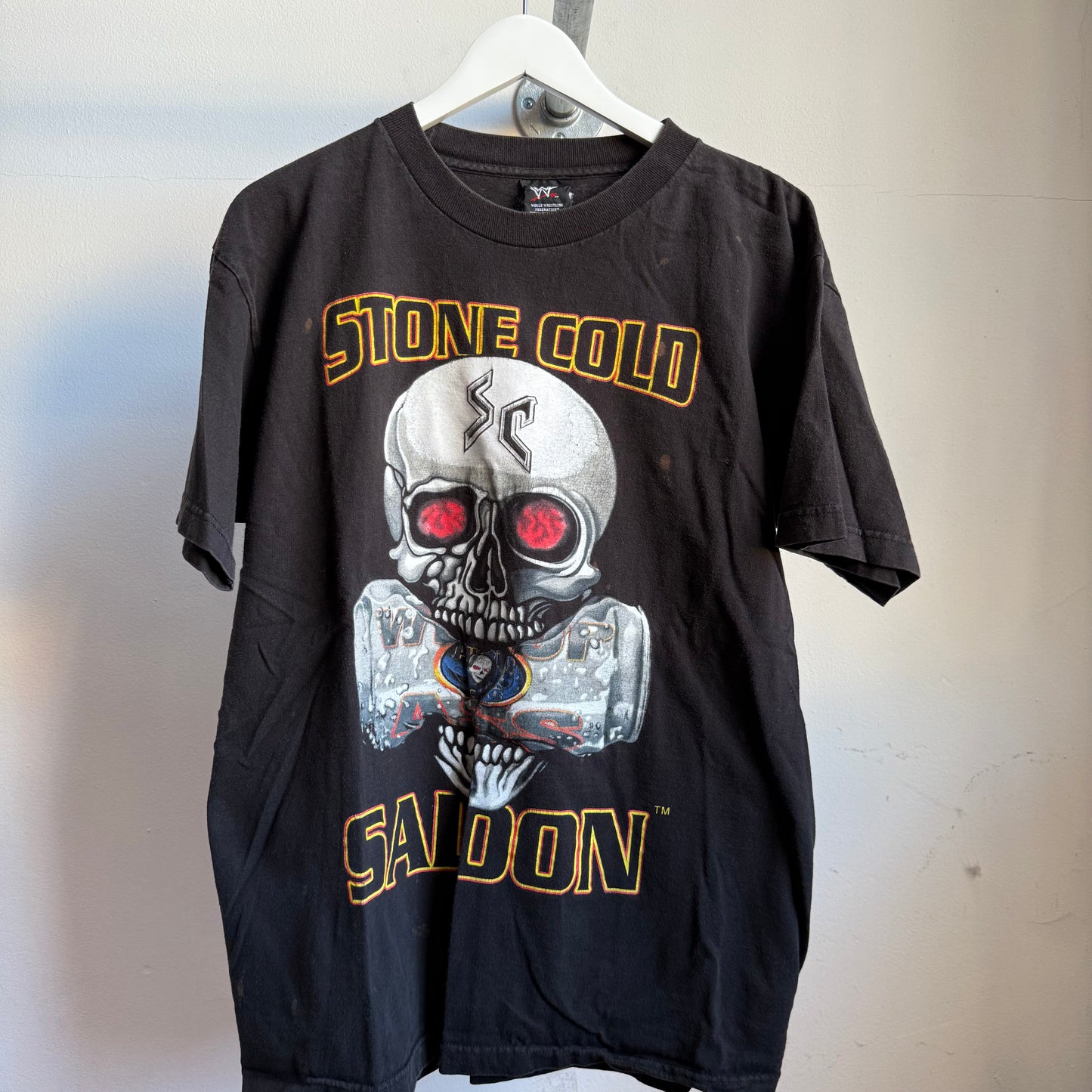stone cold saloon wwf tee - l