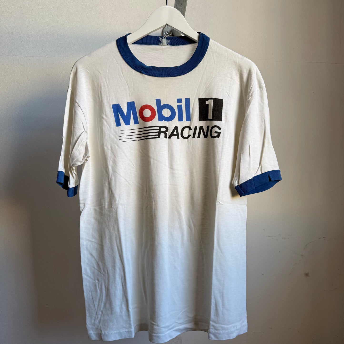 mobil 1 racing ringer tee - l
