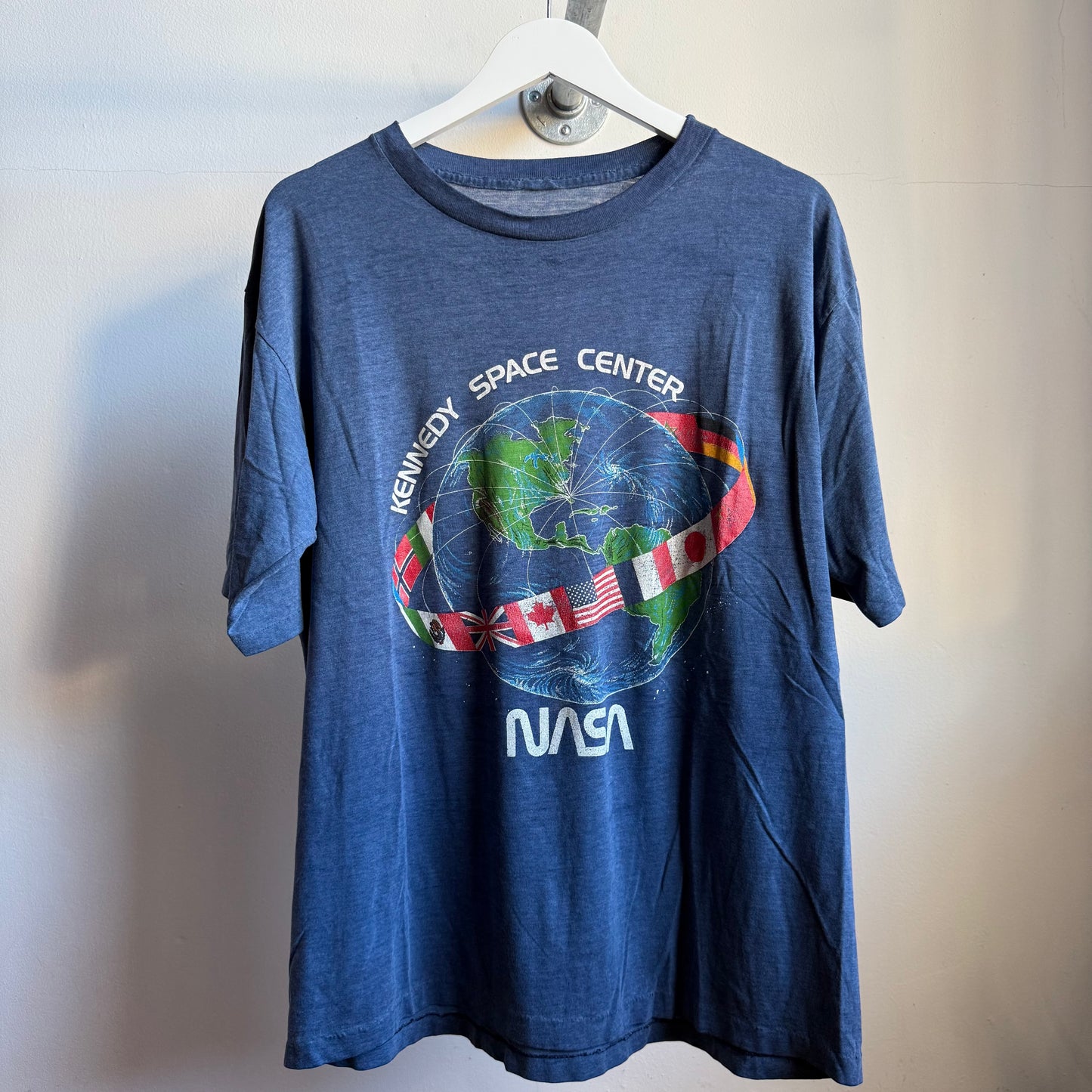 nasa kennedy space center tee - xl