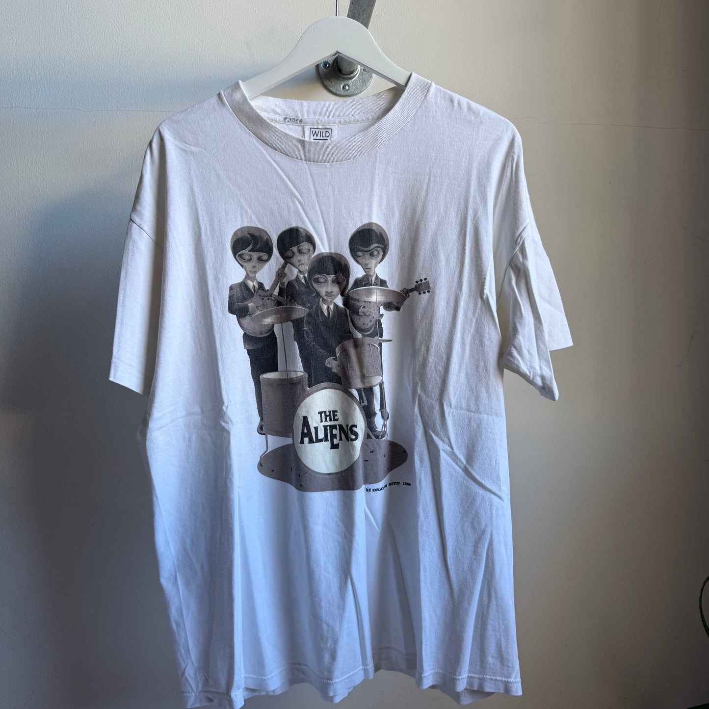 the aliens beatles parody tee - xl