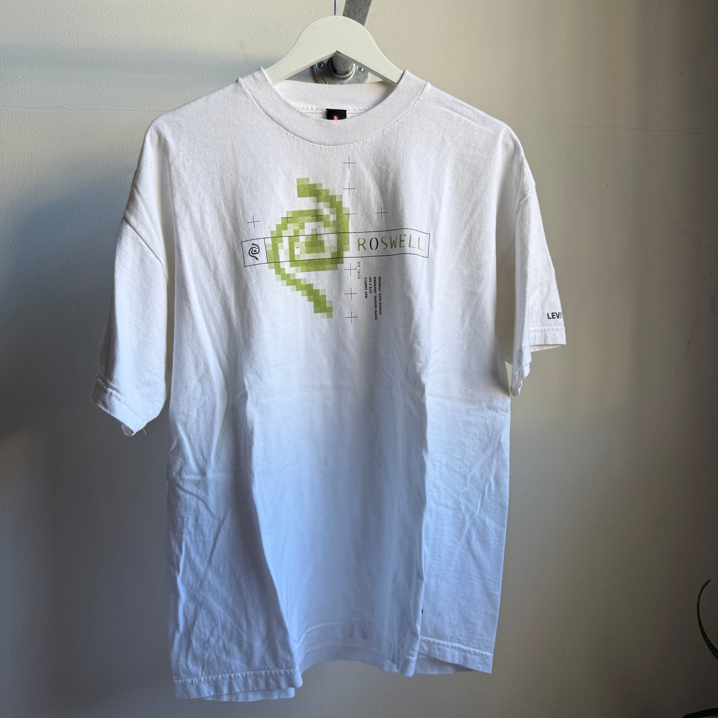 levi's x roswell WB promotional tee - xl
