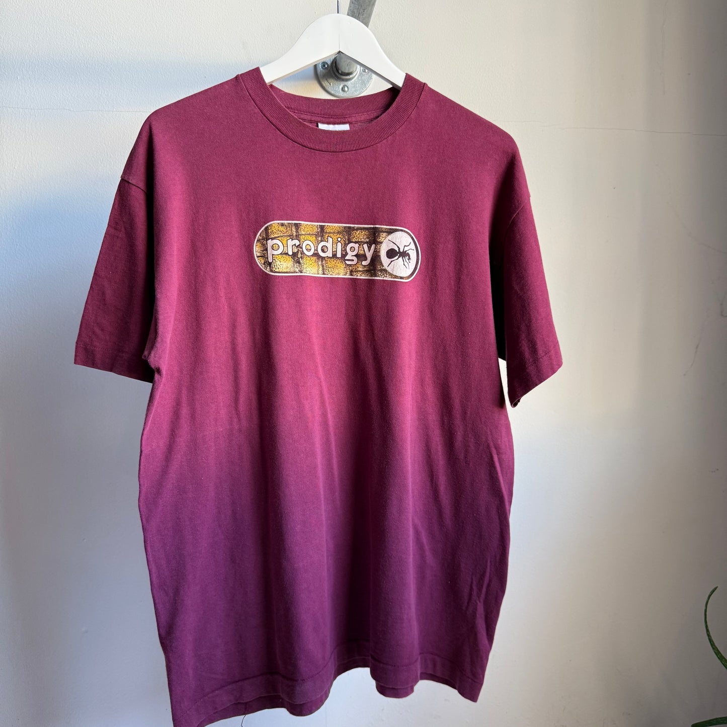 prodigy 'ant' logo tee - l