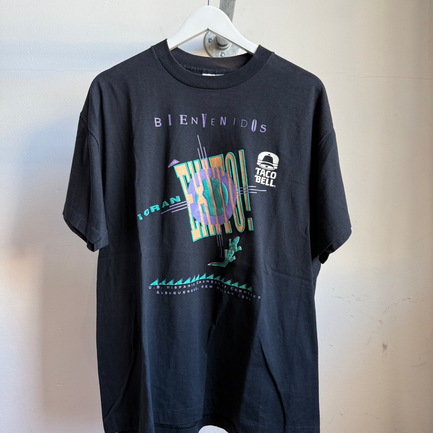 taco bell promotional tee - xl