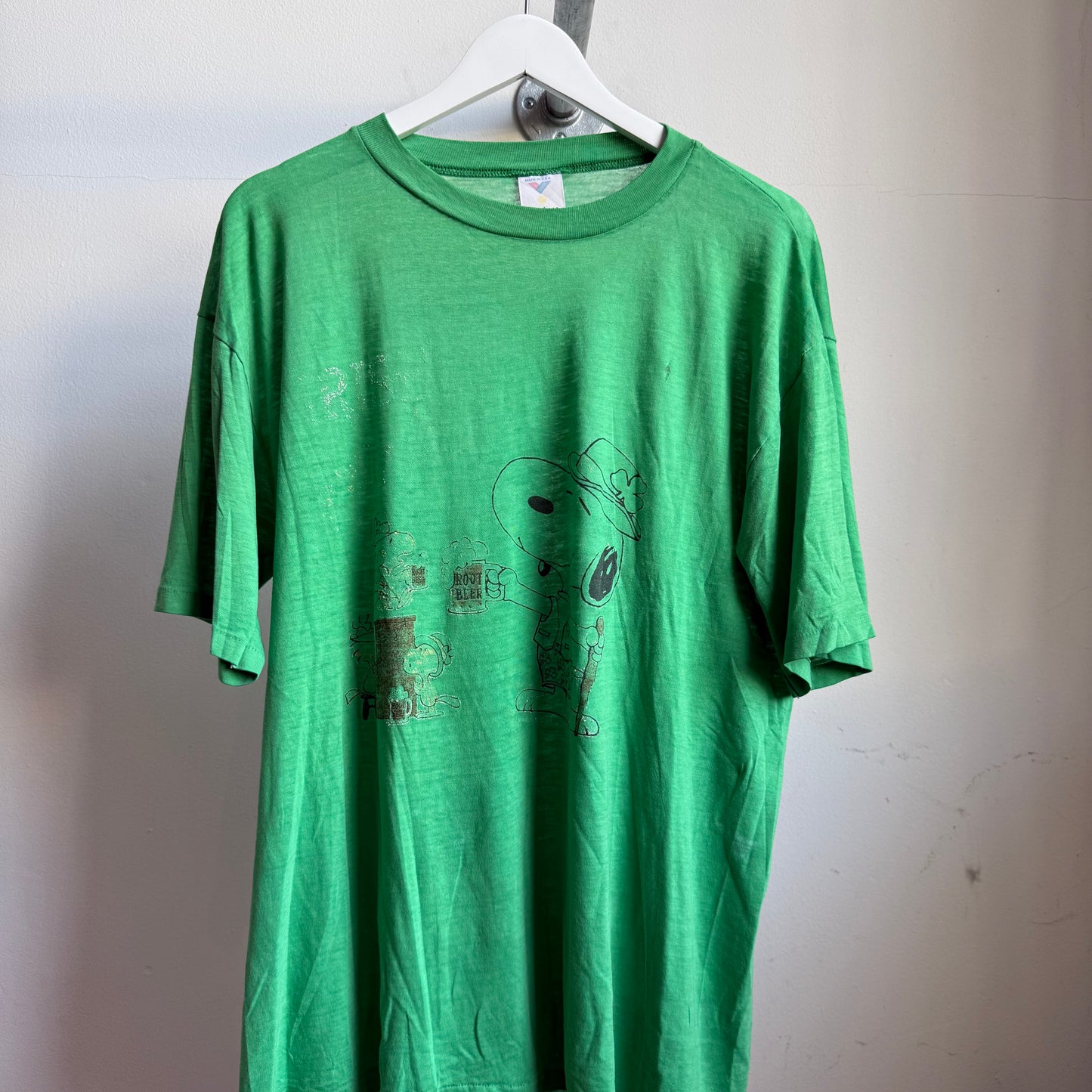 peanuts snoopy irish tee - xl