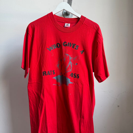 who gives a rats ass tee - l