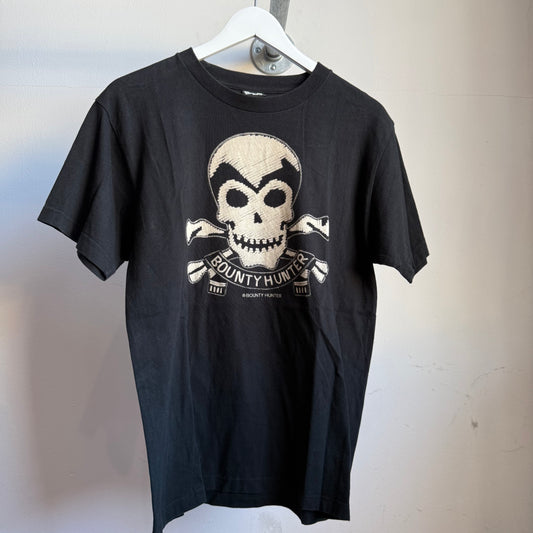 bounty hunter crossbones tee - m