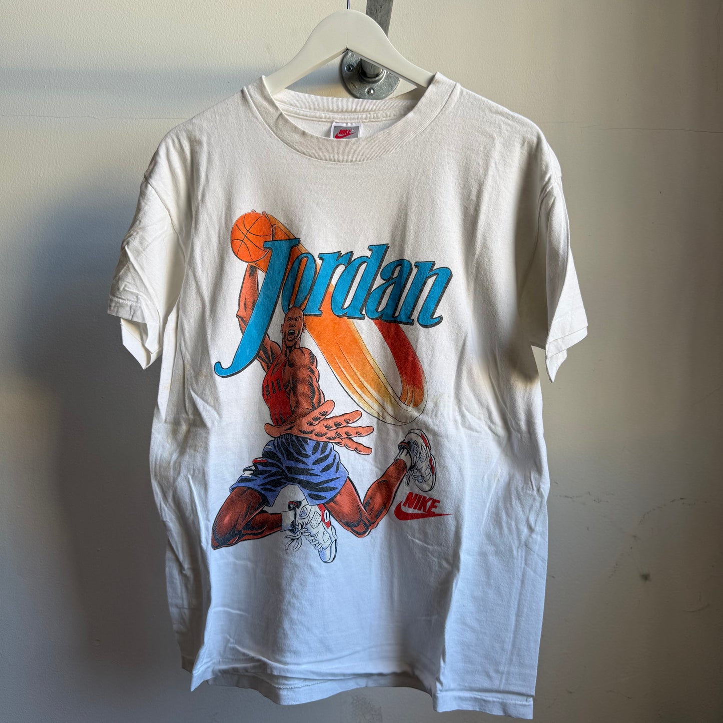 nike jordan comic tee - m