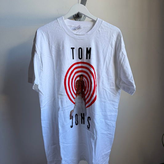 tom jones 'the lead and how to swing it' tee - xl