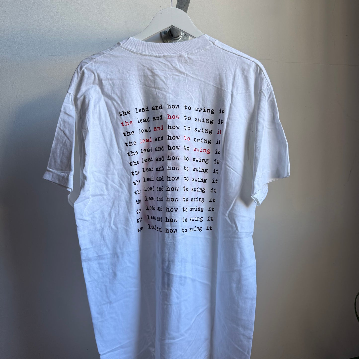 tom jones 'the lead and how to swing it' tee - xl